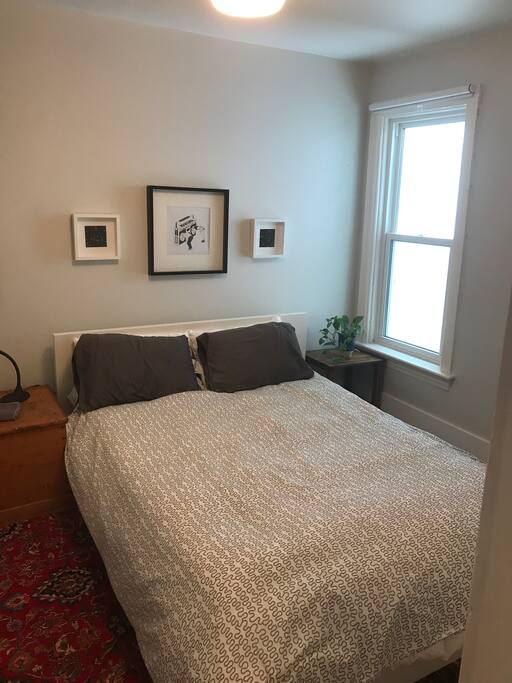 queen size bed