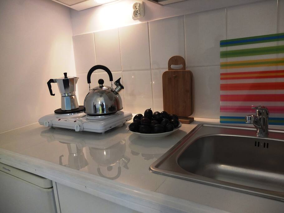 Stove,
kettle and coffee percolator for our guests ::