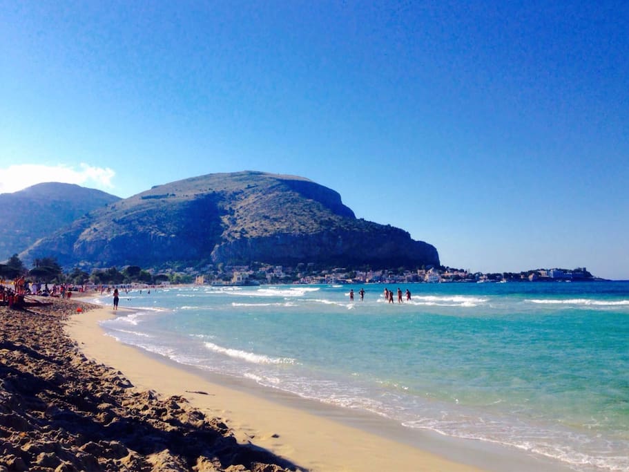 Mondello beach 50m from the apartament