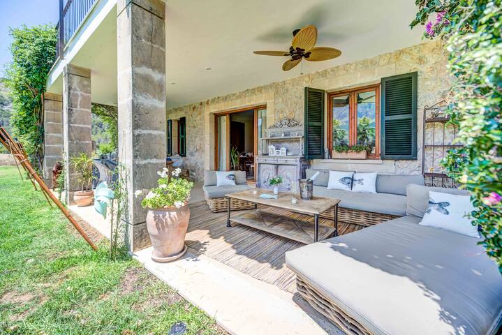 Stunning luxury villa in Pollensa gallery image 5