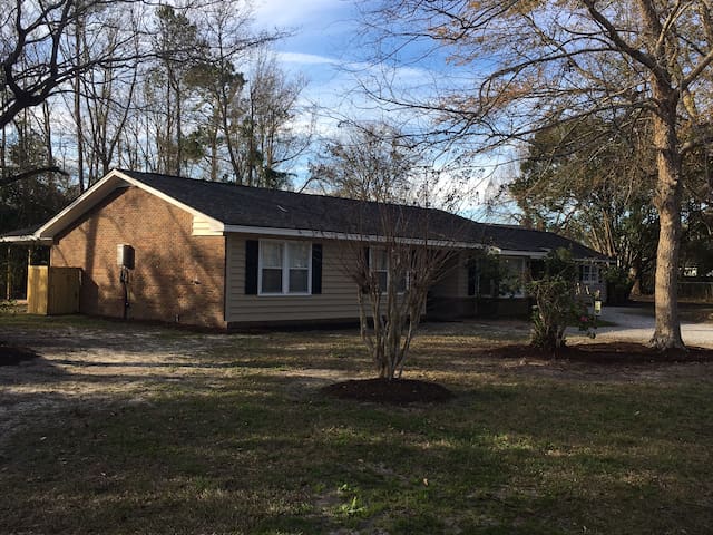 Airbnb Lake Moultrie Vacation Rentals Places To Stay