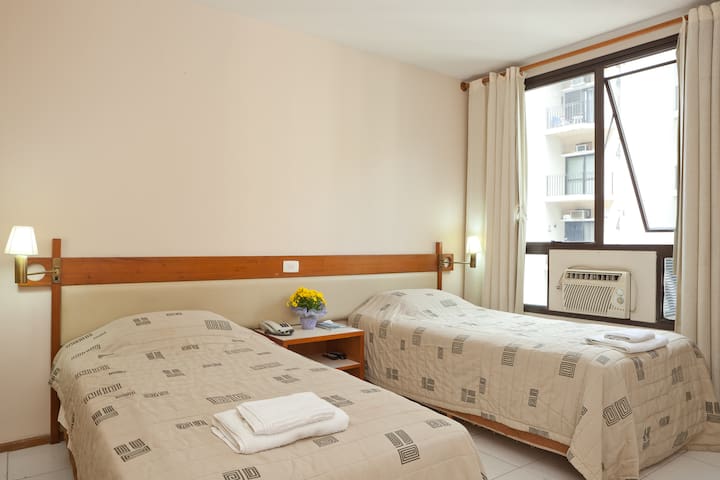 Private Room in Copacabana  -> The Best Price! :)