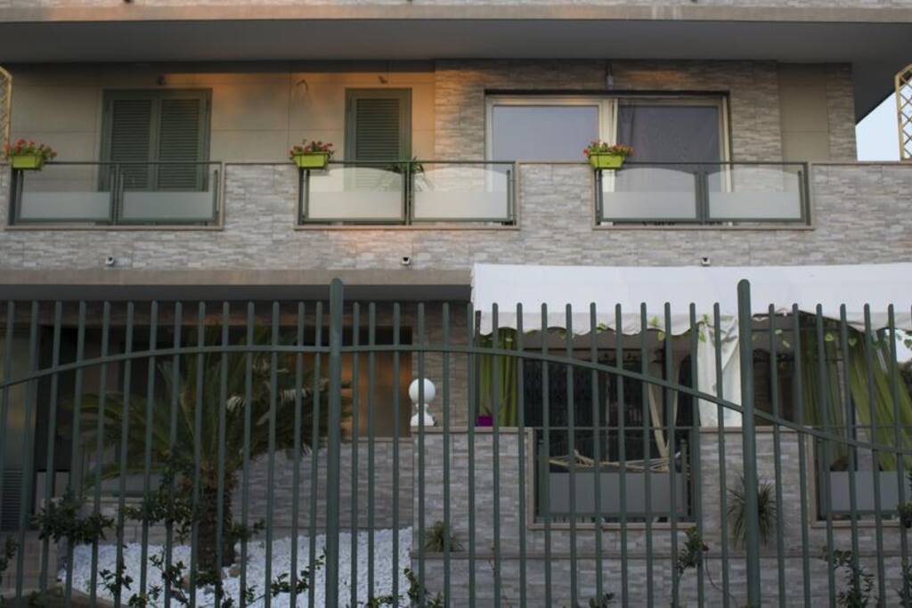 APPARTAMENTO CON VISTA MARE