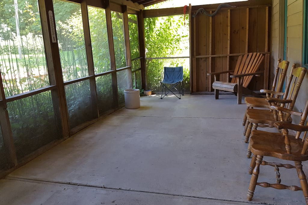 Main I screened porch