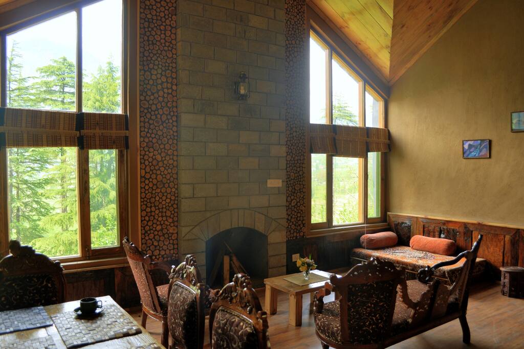 Living area with fire-place
