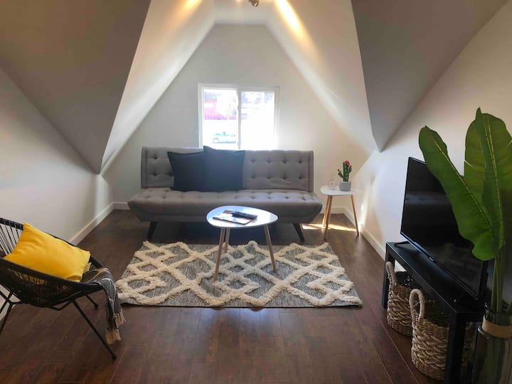 Cozy 2 Bedroom Downtown Loft - London, ON, Canada