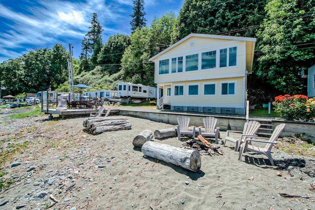 Private beach, private beach deck & fire pit