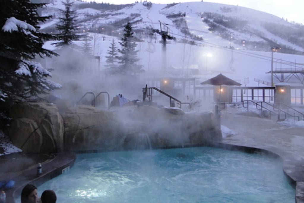 One of the 7 jacuzzis for apres-ski