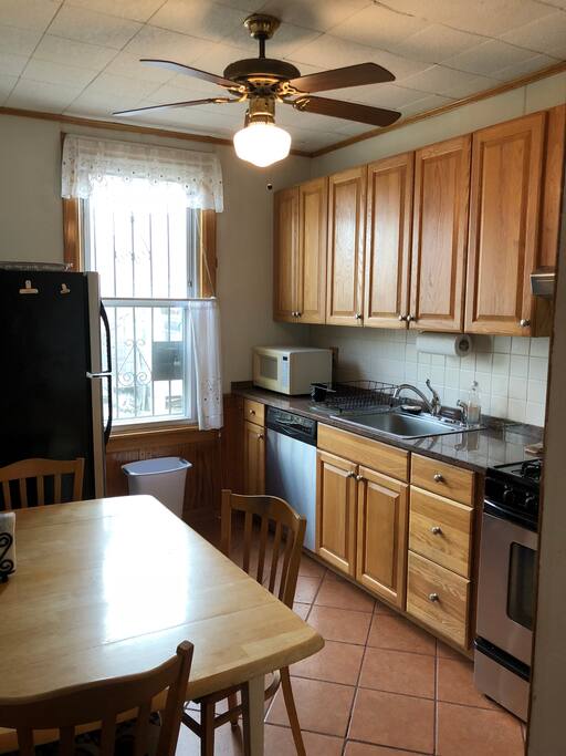 Eat-in-Kitchen