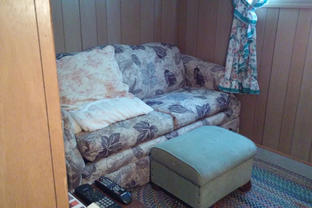 Bedroom 2 (Fold-Out Couch - sleeps 2)