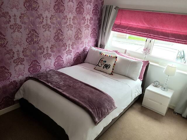 5* Dbl Rm/Ensuite.15 min to city,10min to airport