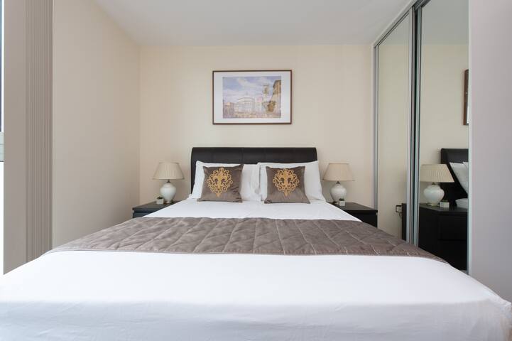 Aldgate East Apartments gallery image 5