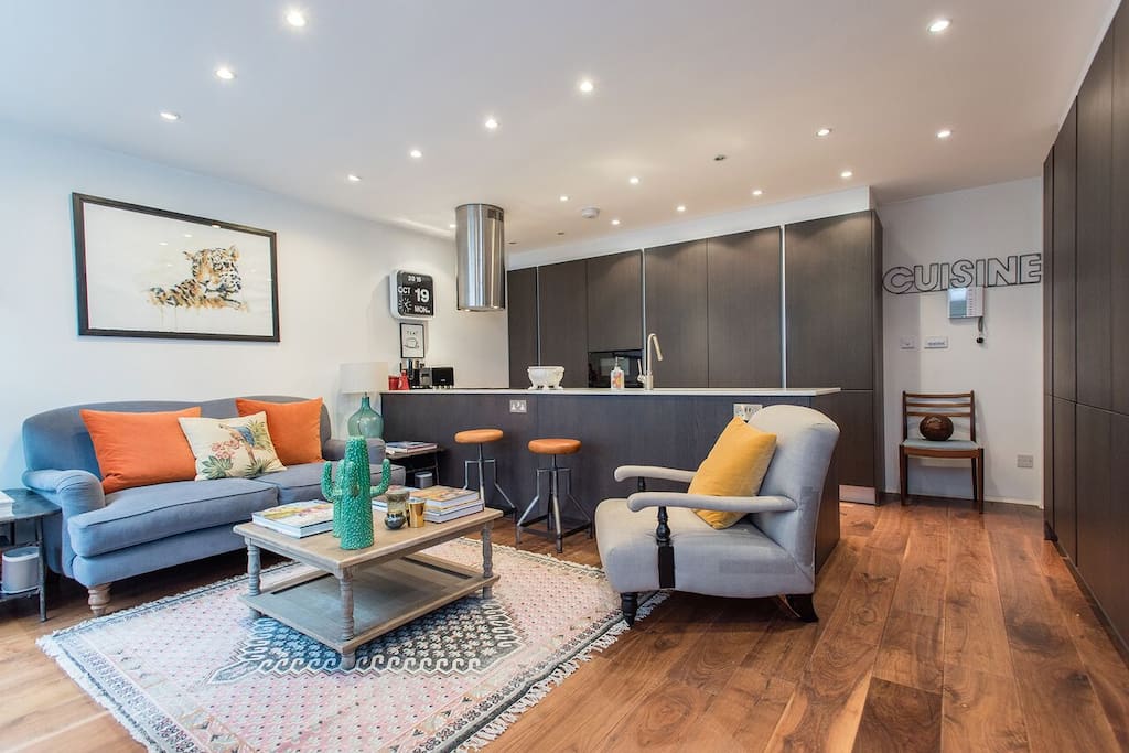 Kitchen and lounge