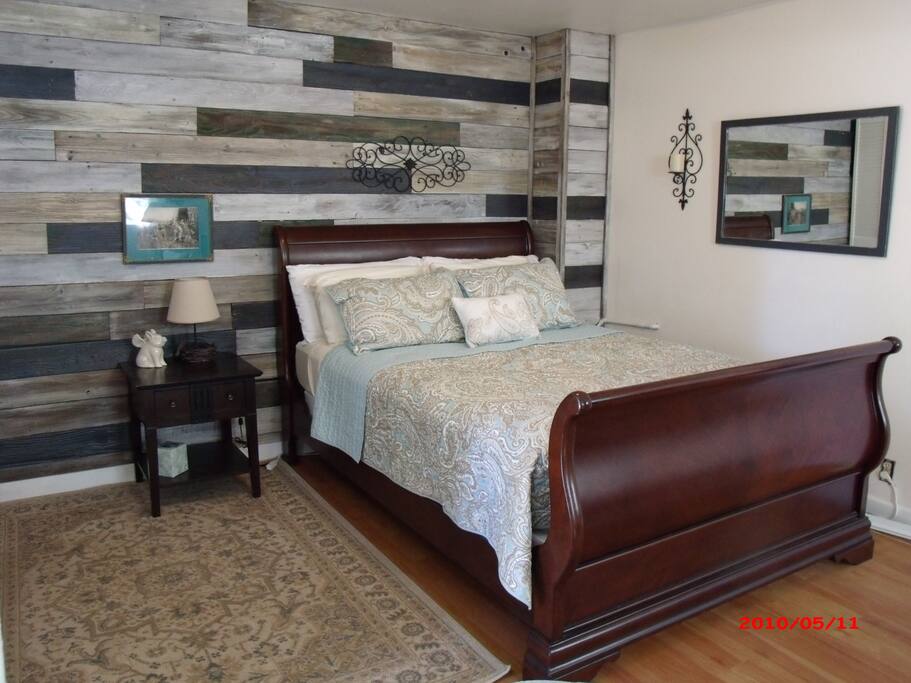 New queen size posturepedic bed.