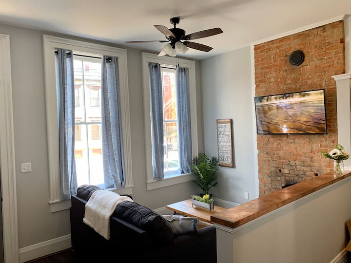 Canary Cottage In The Heart Of Mainstrasse Village - Covington, KY