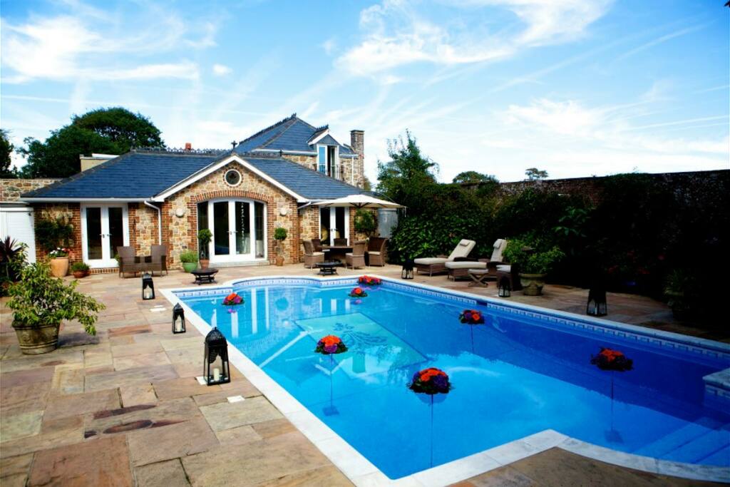 Pool and separate pool house