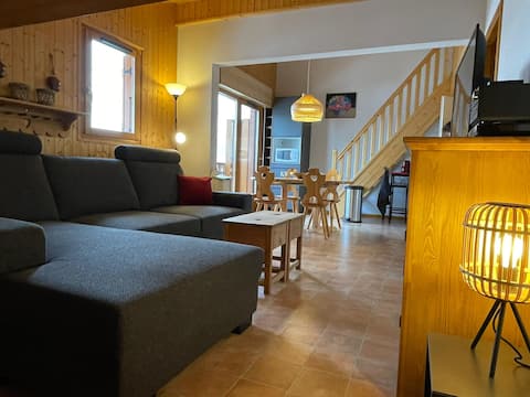 Top Airbnb: Cosy apartment with spectacular view on lake. à Thollon Les Mémises