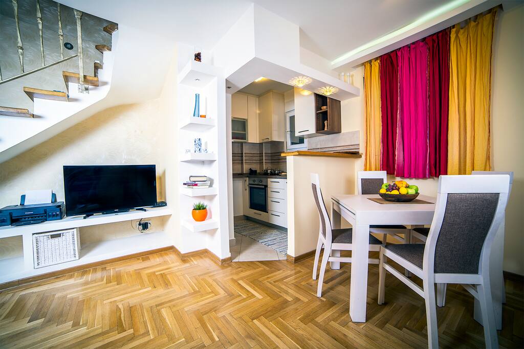 Dining & Kitchen View