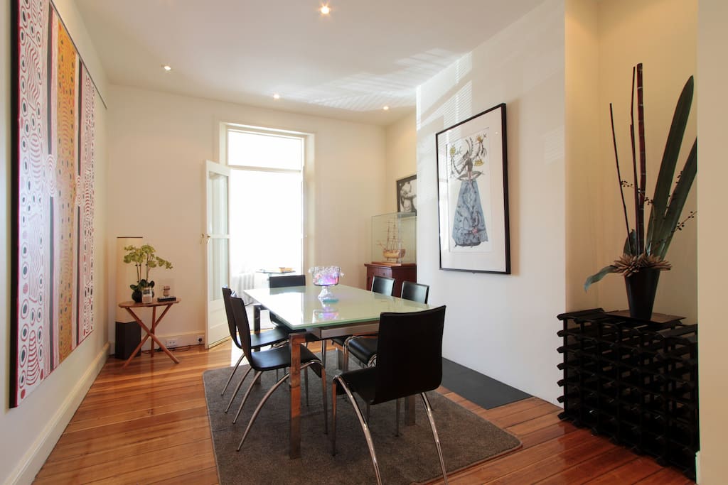 Spacious living & dining area