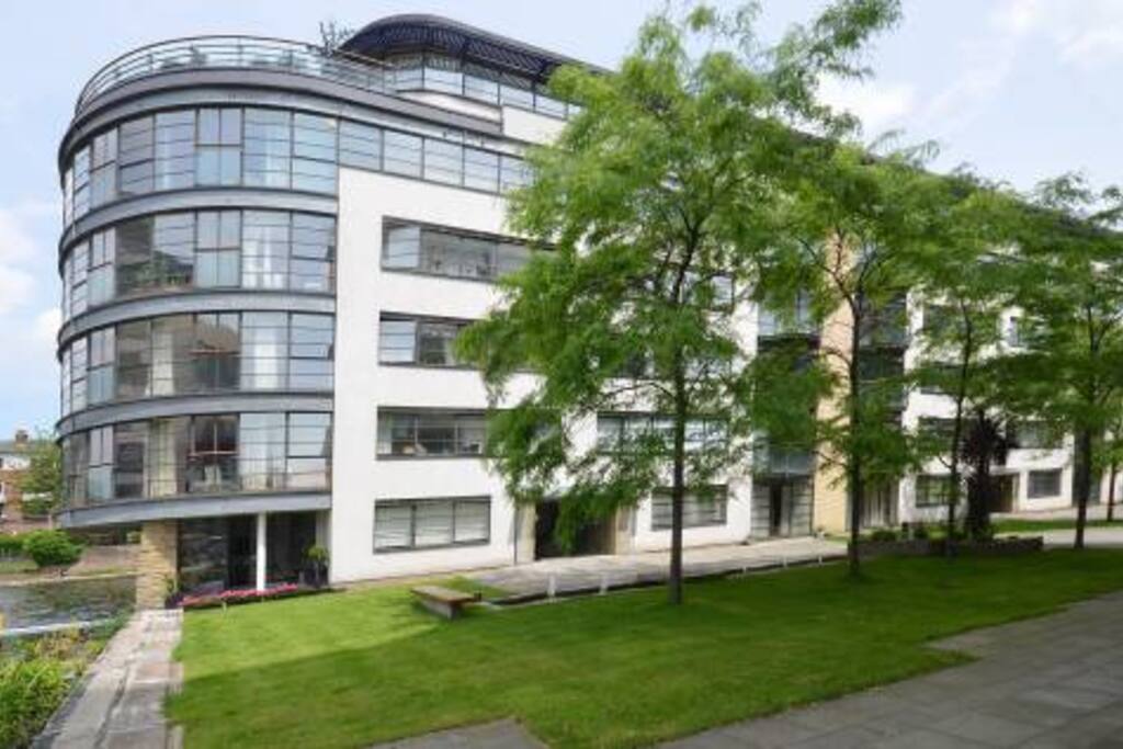Open Canalside Courtyard