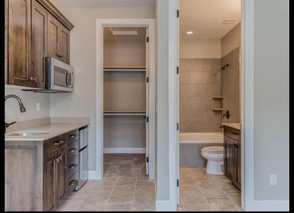 Casita kitchenette, bathroom, and closet
