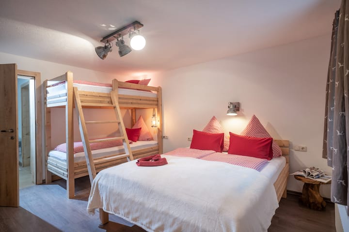 Chumba cha kulala 2 na kitanda cha ghorofa