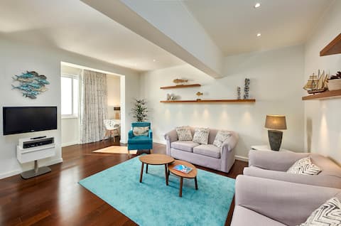 Top performing Airbnb: Beach House in Armação De Pêra