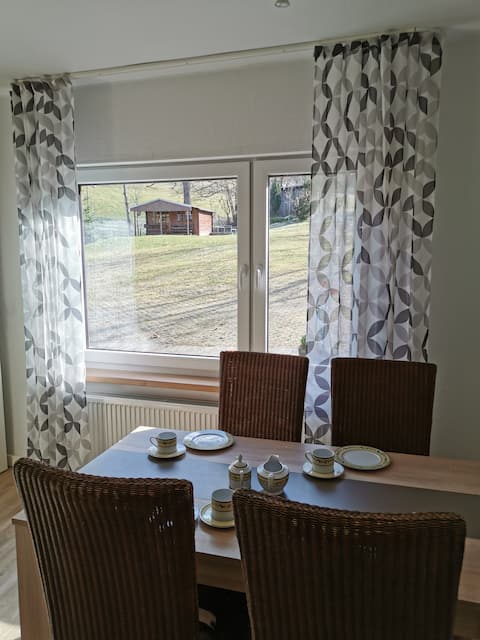 Leistungsstarkes Airbnb: Newly renovated apartment directly in nature in Schmallenberg