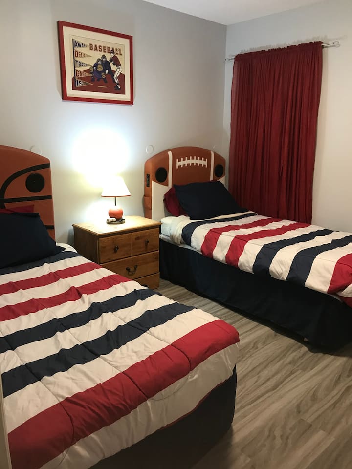 Twin boys/sports room