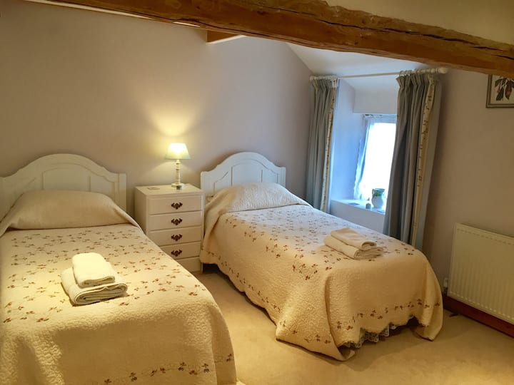 Chumba cha kulala cha watu wawili (kilicho na kila kitu)