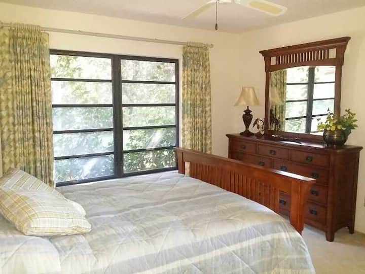 Სტუმრების საძინებელი