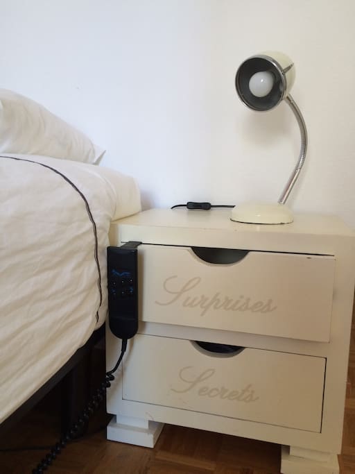 Lit avec moteur électrique ... pour bouquiner au lit