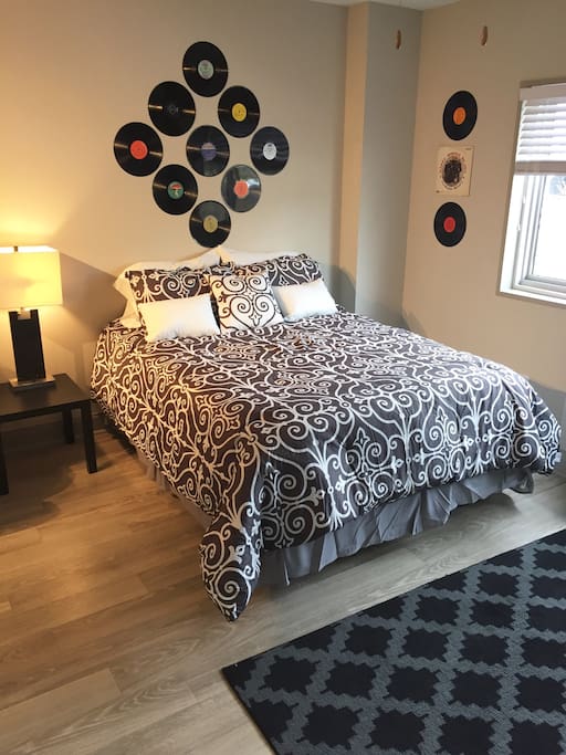 Queen bed