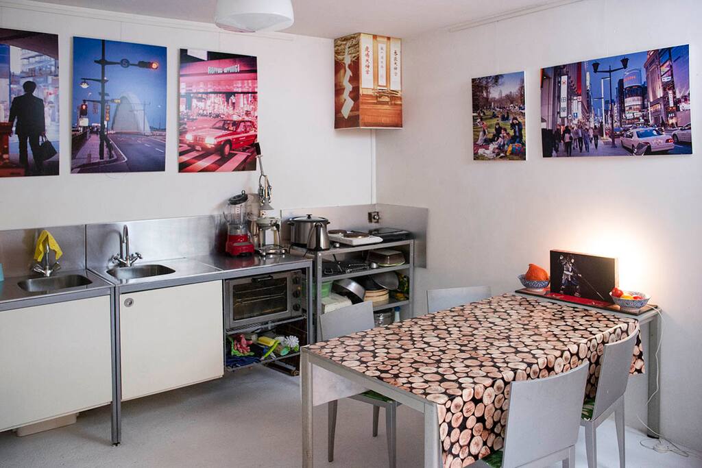 Cosy place to cook, drink & plan new visits in the area