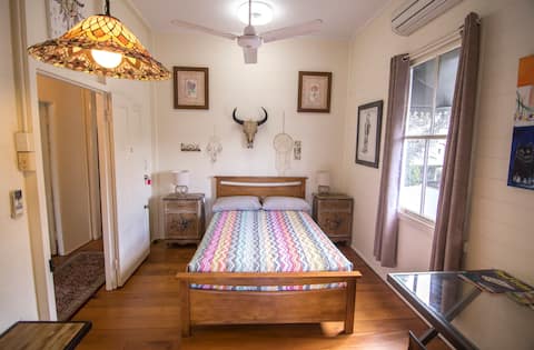 Kev's Classic Queenslander / Cairns Central
