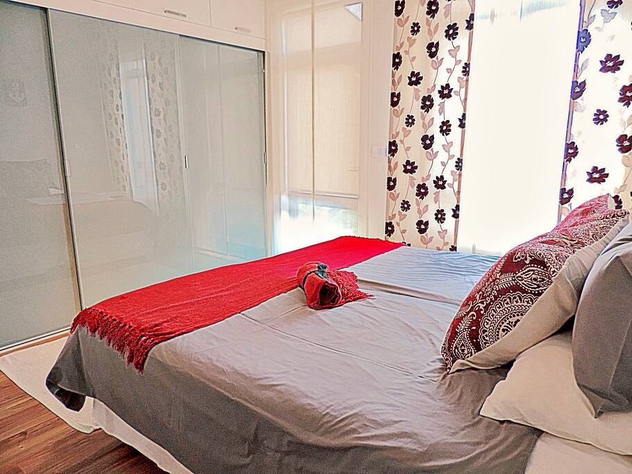 bedroom with one double or 2 single beds