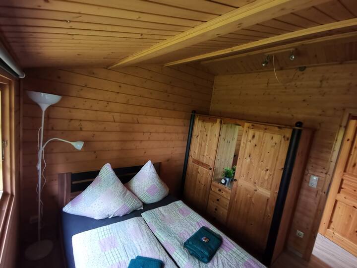 Chumba cha kulala chenye kitanda cha watu wawili 180x200