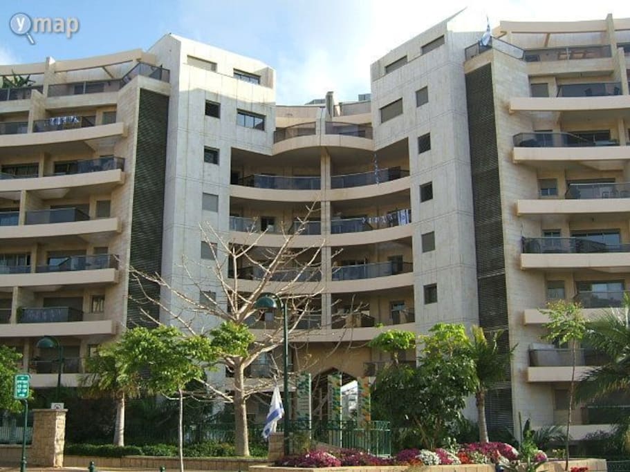 Building complex
