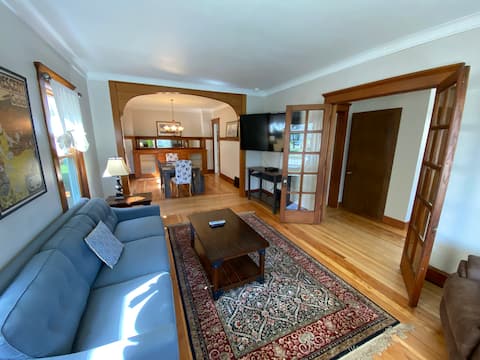 Four Bedroom Family Getaway Home In Sheboygan