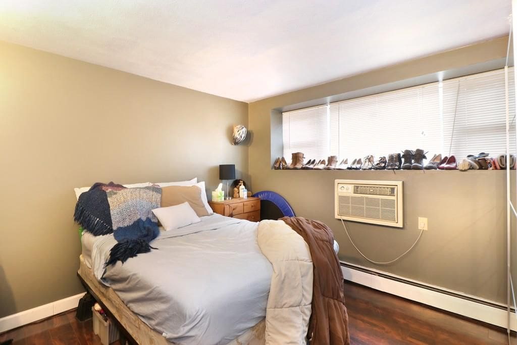 Bedroom #1 (with AC)