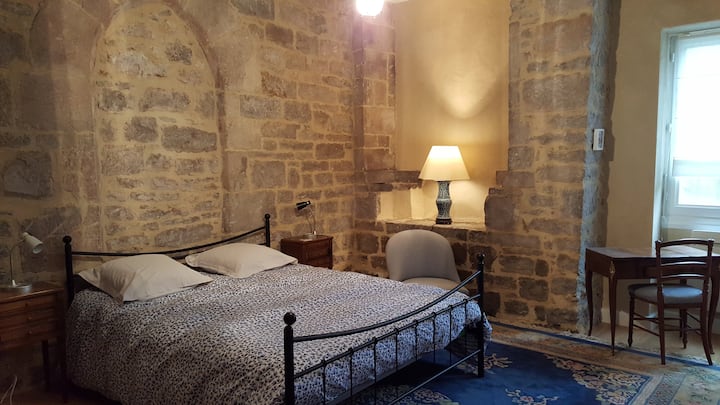 Chambre Chevalier du 1er étage de la maison lit de 160 cm