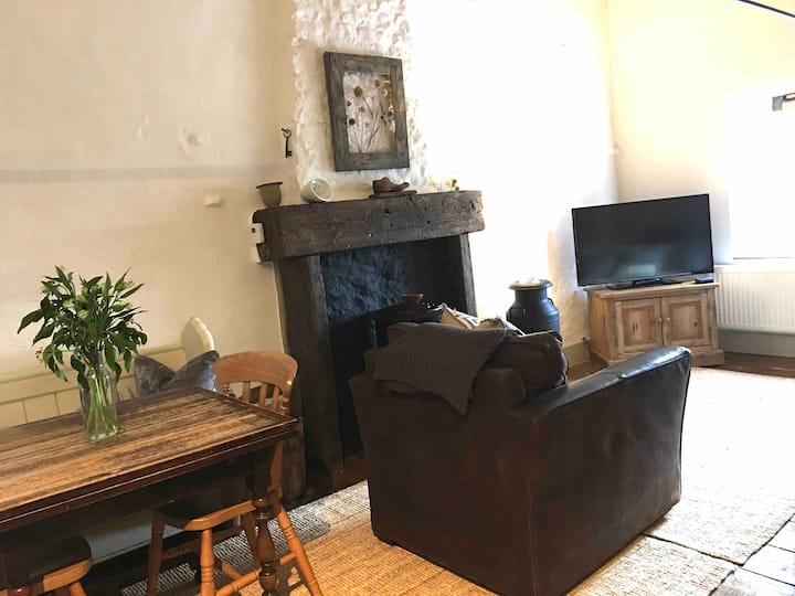 Leaping Hare Barn - Rural Barn Escape - Tideswell