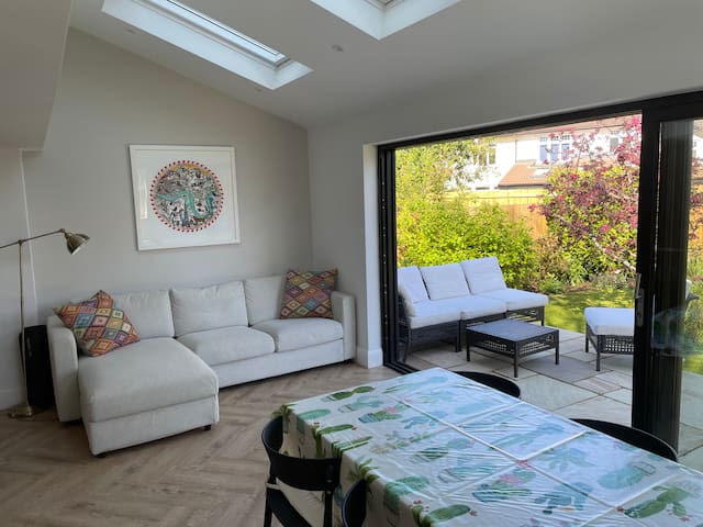 Family 3 bedroom home in a quiet neighbourhood gallery image 4