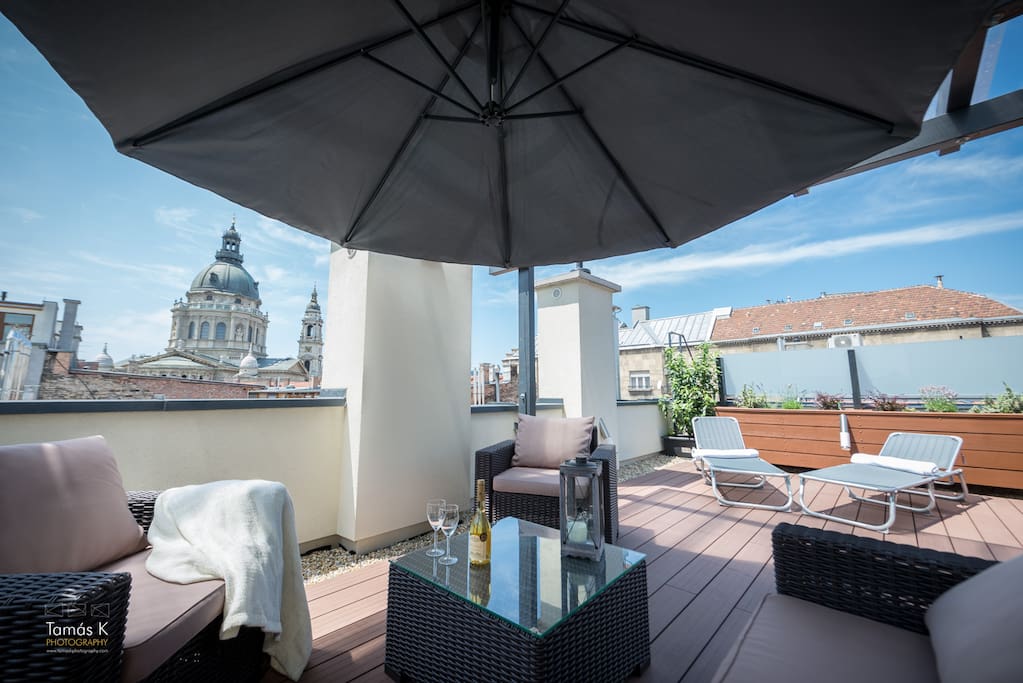 Huge roof terrace (100m2)