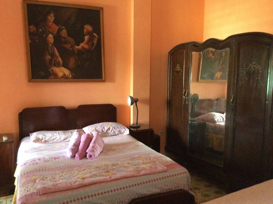 Habitacion con muebles antiguos
habitacion