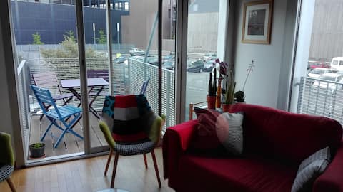 Successful Airbnb property: 2 bedrooms in the heart of Nantes Island with parking in Nantes