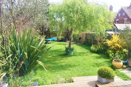 Spacious room in trendy east Oxford