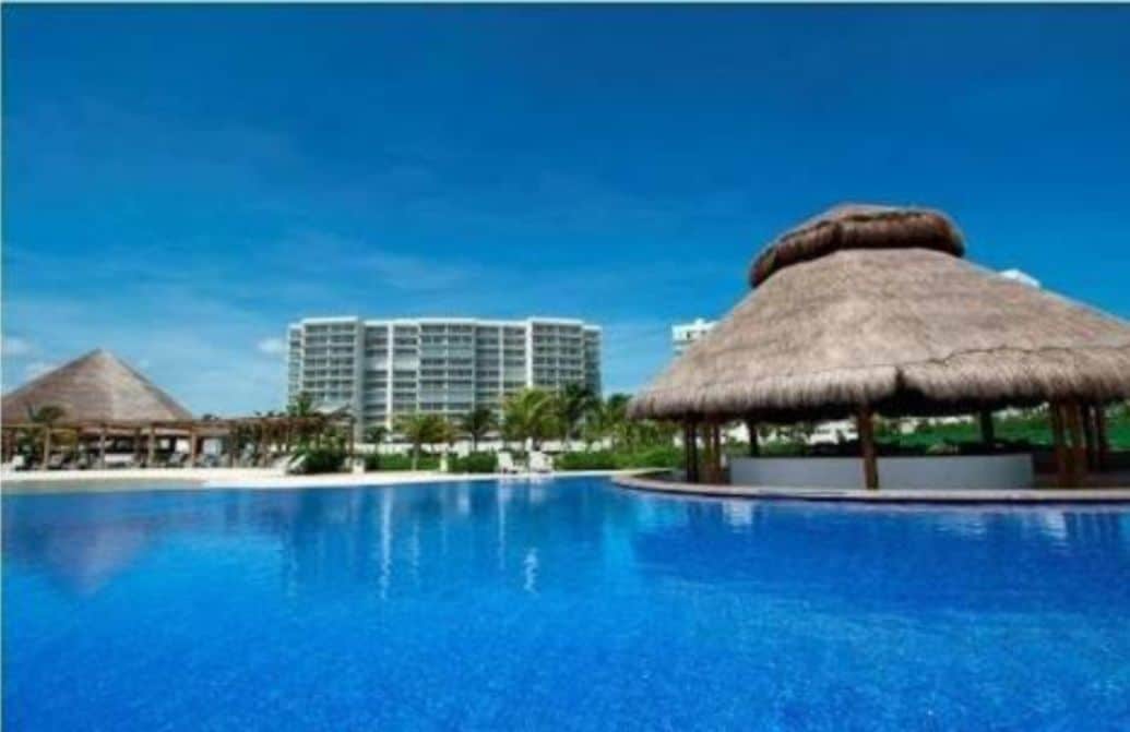 Airbnb con mejor rendimiento: Cozy loft with pool and beach access en Supermanzana 84