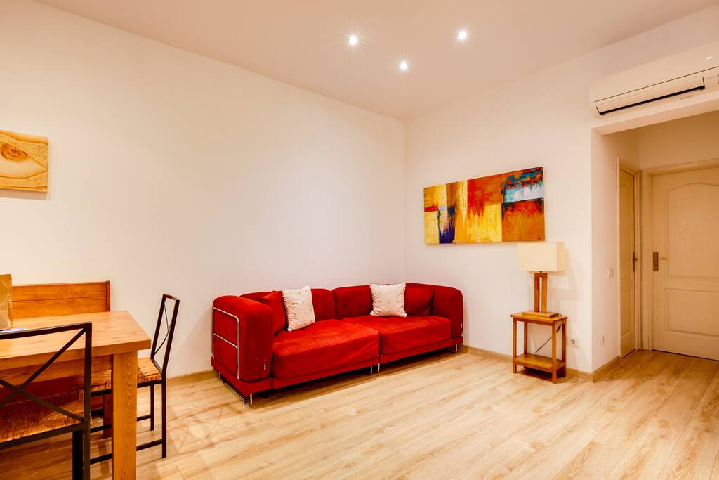 Spacious living room with A/C
