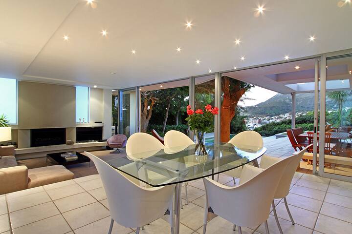 CampsBay Villa, large pool, by beach, view, garden gallery image 3